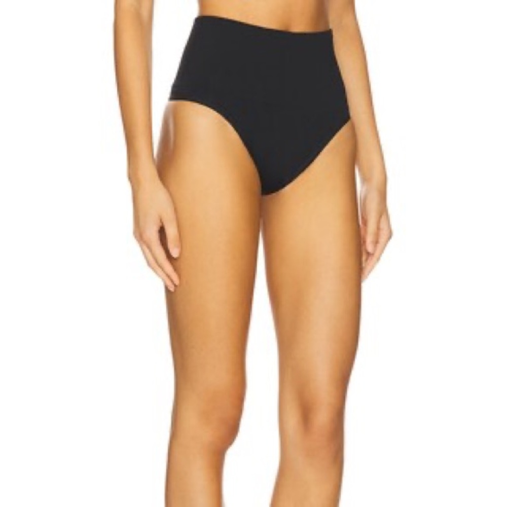 Yummie Ava shaping Thong nwt lot of 3 m/l